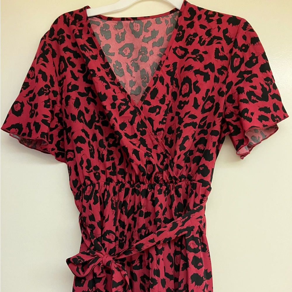 SHEIN Burgundy/ Black pleated dress w/ruffle sleeves